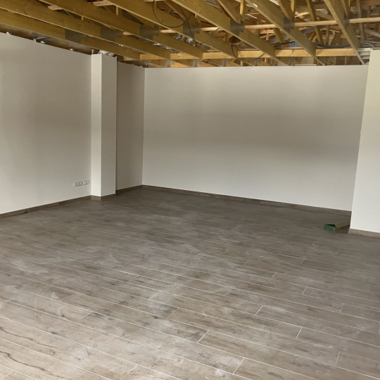  Annonces VALENCE : Office | CHABEUIL (26120) | 40 m2 | 520 € 