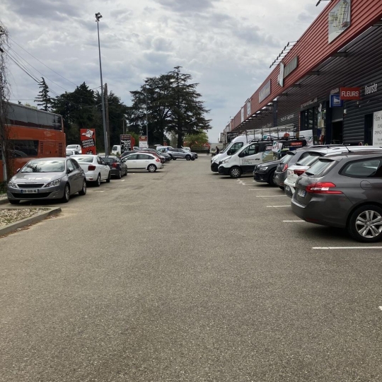  BATI-TERRE : Local / Bureau | VALENCE (26000) | 74 m2 | 580 € 