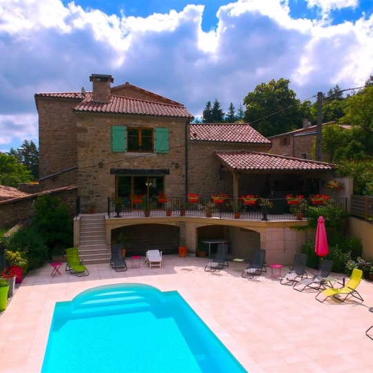  BATI-TERRE : Domain / Estate | VERNOUX-EN-VIVARAIS (07240) | 490 m2 | 680 000 € 