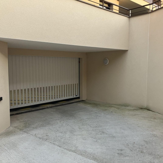  BATI-TERRE : Garage / Parking | ETOILE-SUR-RHONE (26800) | 18 m2 | 16 000 € 