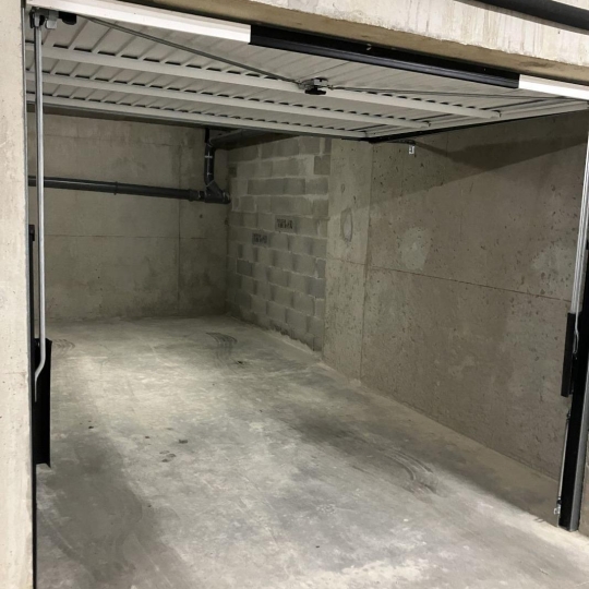  Annonces VALENCE : Garage / Parking | ETOILE-SUR-RHONE (26800) | 18 m2 | 16 000 € 