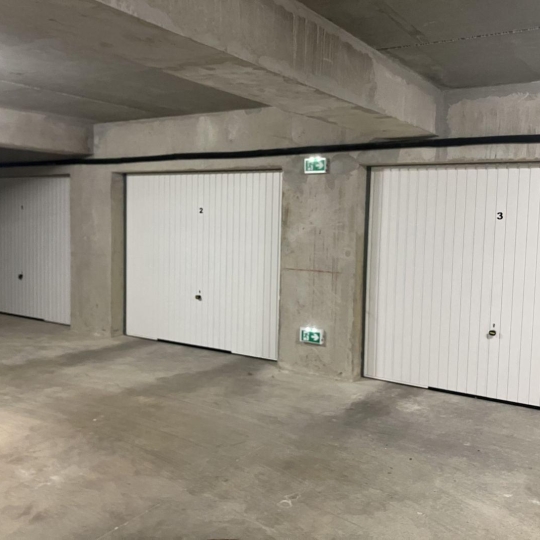  BATI-TERRE : Garage / Parking | ETOILE-SUR-RHONE (26800) | 56 m2 | 43 000 € 