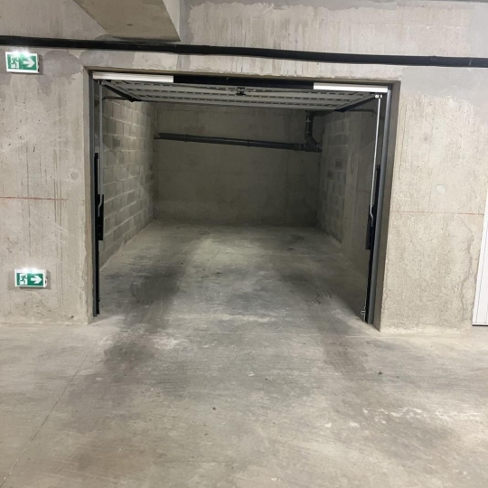  BATI-TERRE : Garage / Parking | ETOILE-SUR-RHONE (26800) | 56 m2 | 43 000 € 