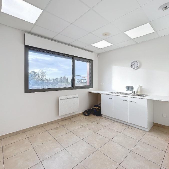  Annonces VALENCE : Local / Bureau | CHABEUIL (26120) | 483 m2 | 760 000 € 