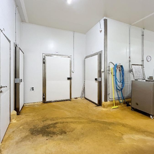  Annonces VALENCE : Local / Bureau | CHABEUIL (26120) | 483 m2 | 760 000 € 