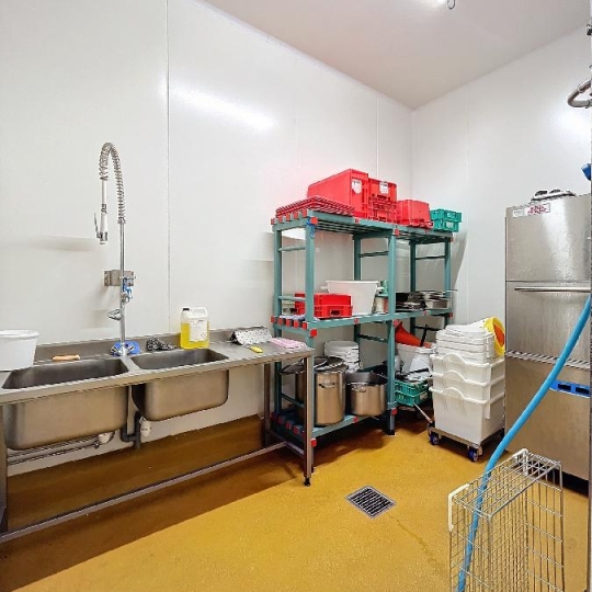  Annonces VALENCE : Local / Bureau | CHABEUIL (26120) | 483 m2 | 760 000 € 
