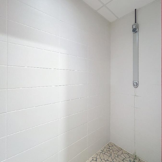  Annonces VALENCE : Local / Bureau | CHABEUIL (26120) | 483 m2 | 760 000 € 