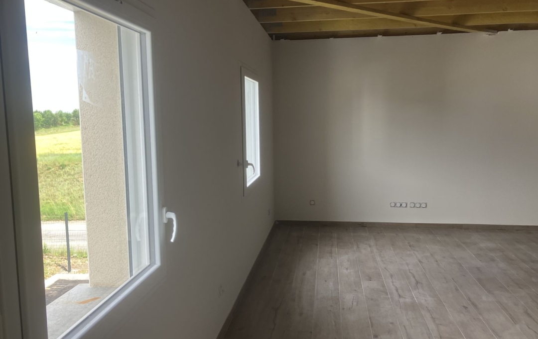 Annonces VALENCE : Office | CHABEUIL (26120) | 40 m2 | 520 € 