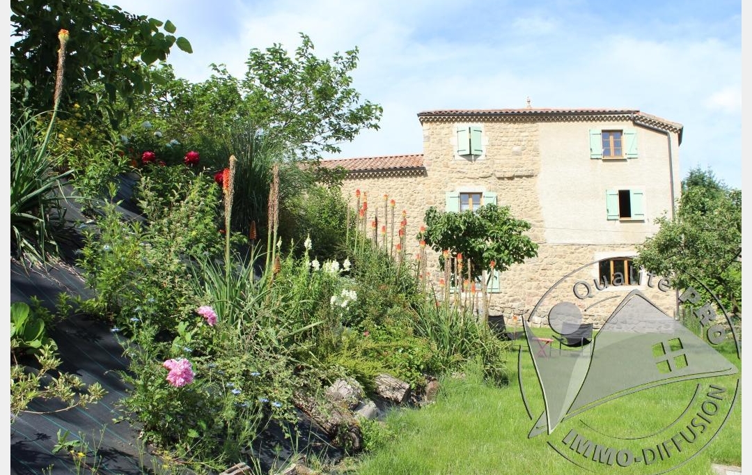 BATI-TERRE : Domain / Estate | VERNOUX-EN-VIVARAIS (07240) | 490 m2 | 680 000 € 