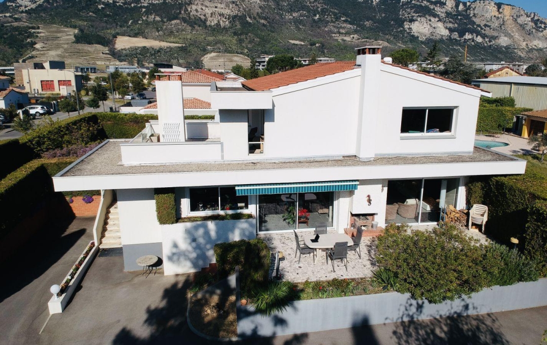 BATI-TERRE : Domain / Estate | GUILHERAND-GRANGES (07500) | 206 m2 | 697 000 € 