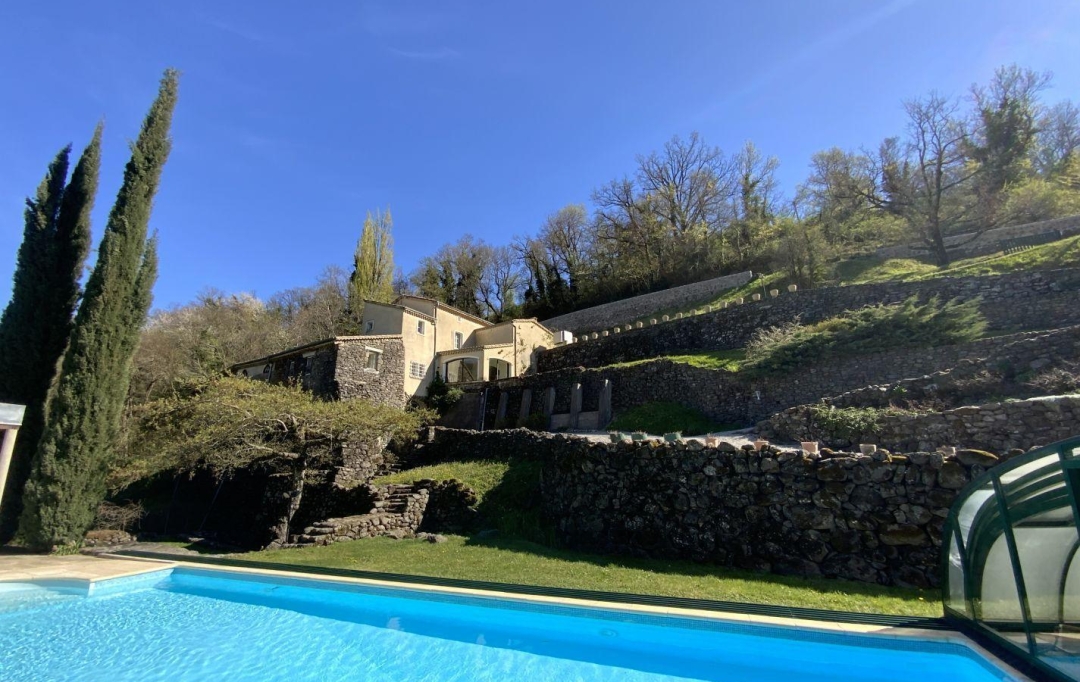 BATI-TERRE : Domaines / Propriétés | ROCHESSAUVE (07210) | 340 m2 | 590 000 € 