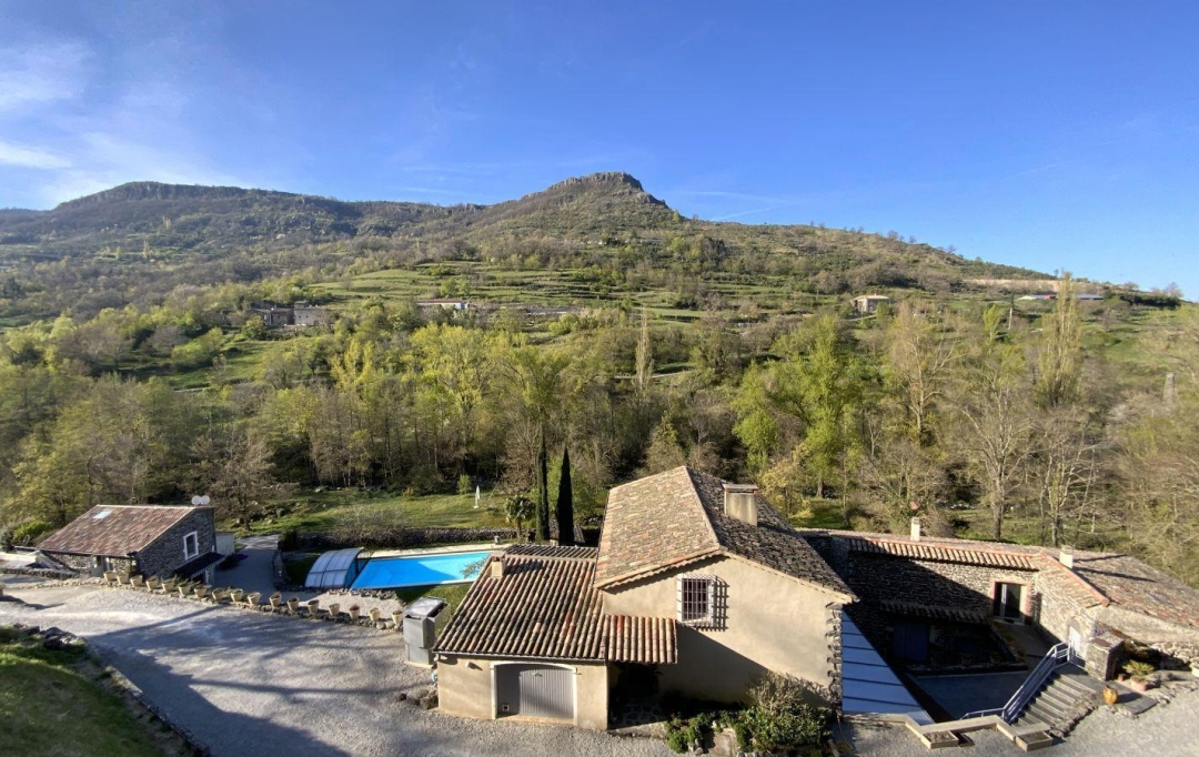 BATI-TERRE : Domain / Estate | ROCHESSAUVE (07210) | 340 m2 | 590 000 € 