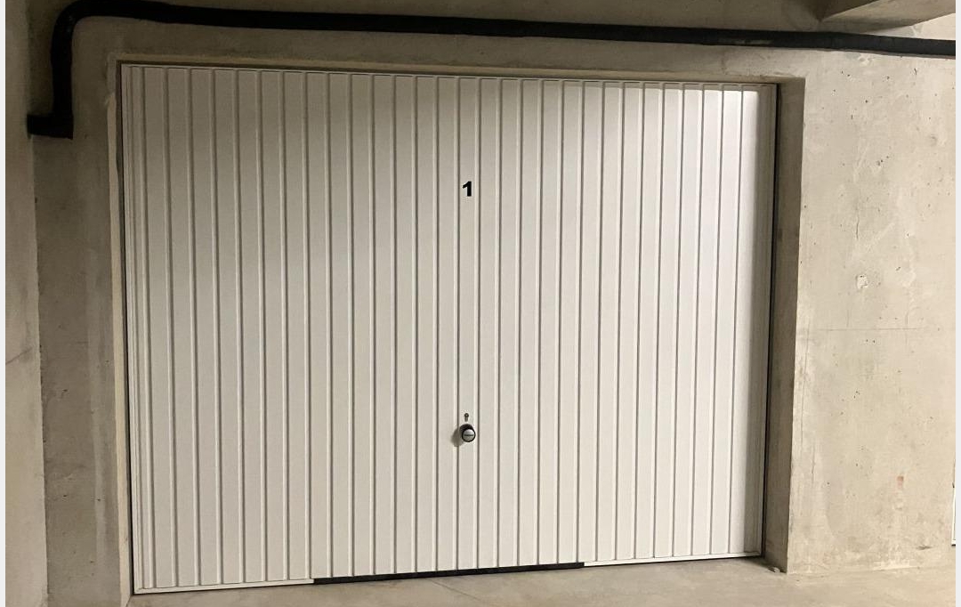 Annonces VALENCE : Garage / Parking | ETOILE-SUR-RHONE (26800) | 18 m2 | 16 000 € 