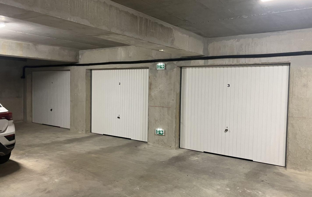 Annonces VALENCE : Garage / Parking | ETOILE-SUR-RHONE (26800) | 56 m2 | 43 000 € 