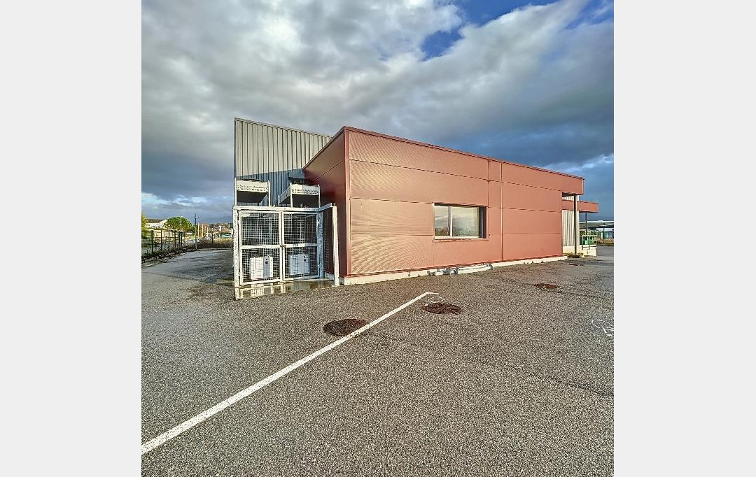 Annonces VALENCE : Local / Bureau | CHABEUIL (26120) | 483 m2 | 760 000 € 
