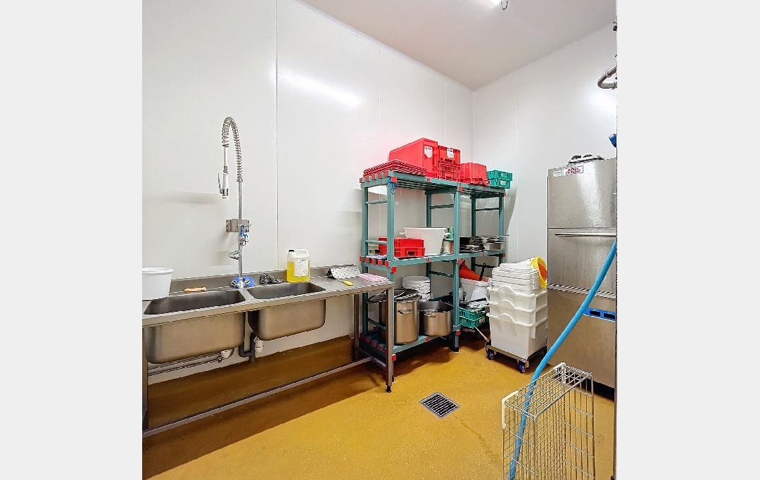 Annonces VALENCE : Local / Bureau | CHABEUIL (26120) | 483 m2 | 760 000 € 