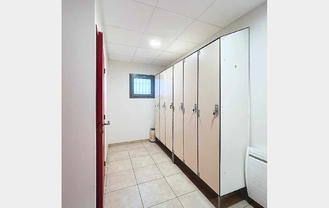 Annonces VALENCE : Local / Bureau | CHABEUIL (26120) | 483 m2 | 760 000 € 