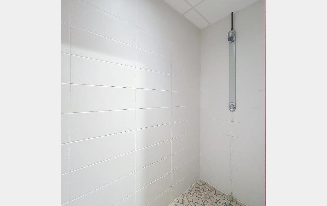 Annonces VALENCE : Local / Bureau | CHABEUIL (26120) | 483 m2 | 760 000 € 